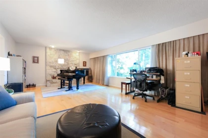 Breakfast Nook Photo of 6415 Buckingham Drive, Burnaby, BC