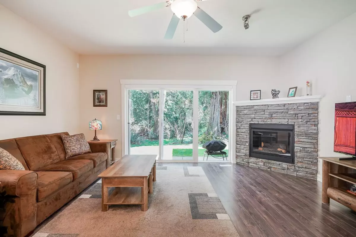 Dining Area Photo of 4 11540 Glacier Drive, Mission, BC