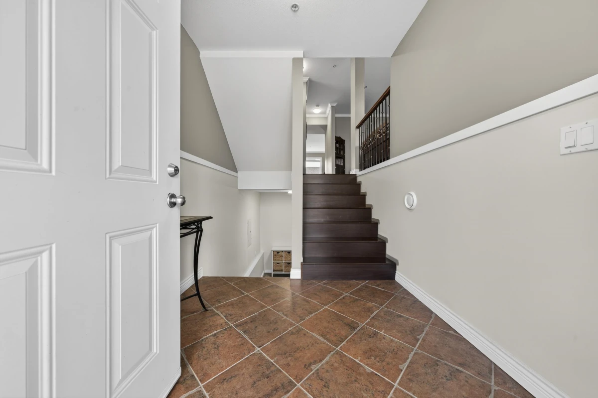 Living Room Photo of 11812 191a Street, Pitt Meadows, BC