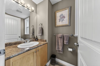 Guest Bathroom Photo of 11812 191a Street, Pitt Meadows, BC