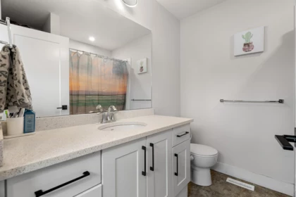 Hallway Photo of 34609 2 Avenue, Abbotsford, BC