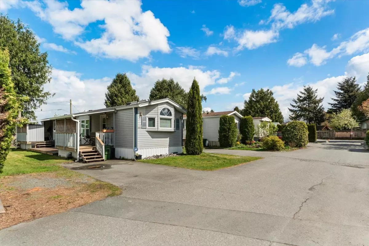 Living Room Photo of 22 44565 Monte Vista Drive, Chilliwack, BC