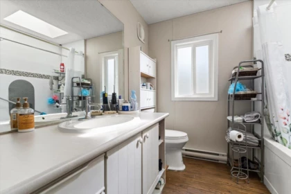 Hallway Photo of 22 44565 Monte Vista Drive, Chilliwack, BC