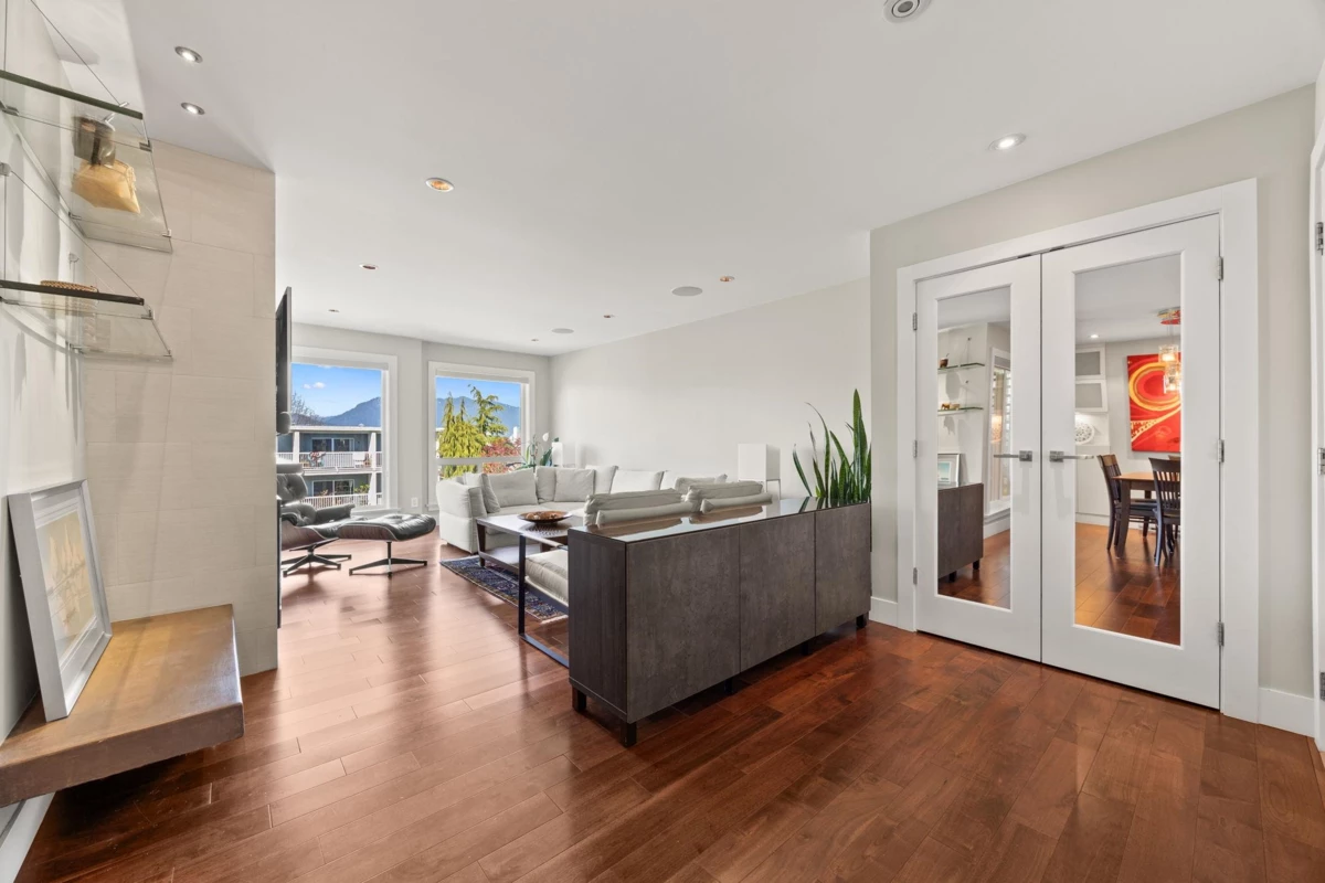 Dining Area Photo of 202 2148 W 2nd Avenue, Vancouver, BC
