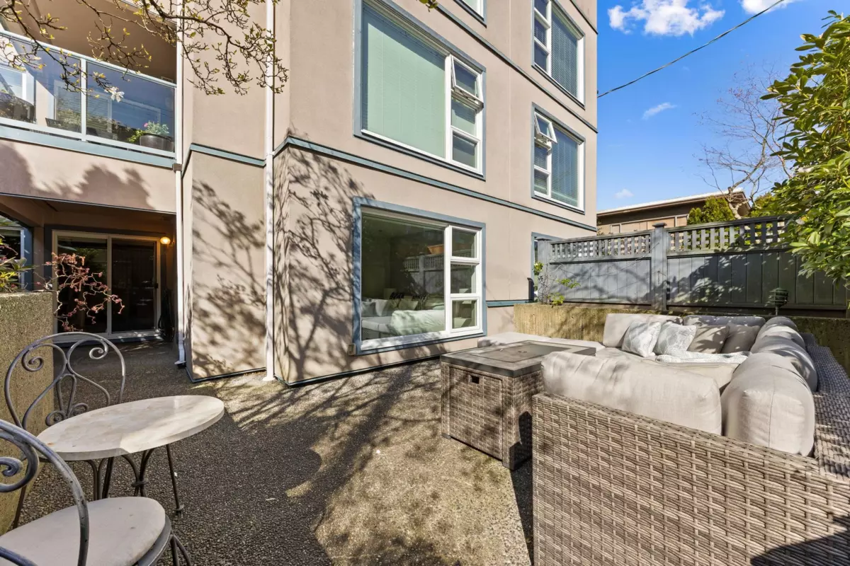 Living Room Photo of 202 2148 W 2nd Avenue, Vancouver, BC