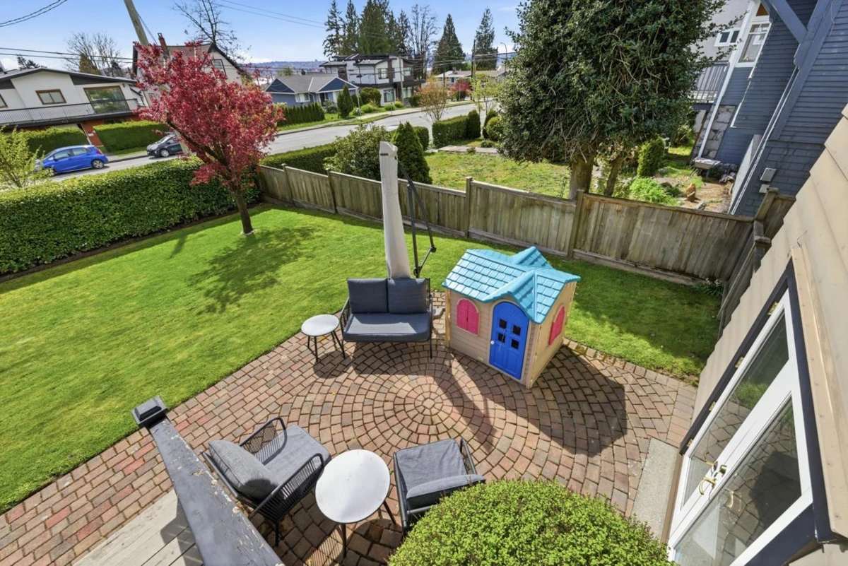 Living Room Photo of 424 E Keith Road, North Vancouver, BC