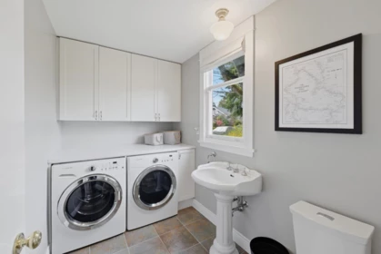 Guest Bathroom Photo of 424 E Keith Road, North Vancouver, BC