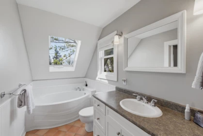 Mudroom Photo of 424 E Keith Road, North Vancouver, BC
