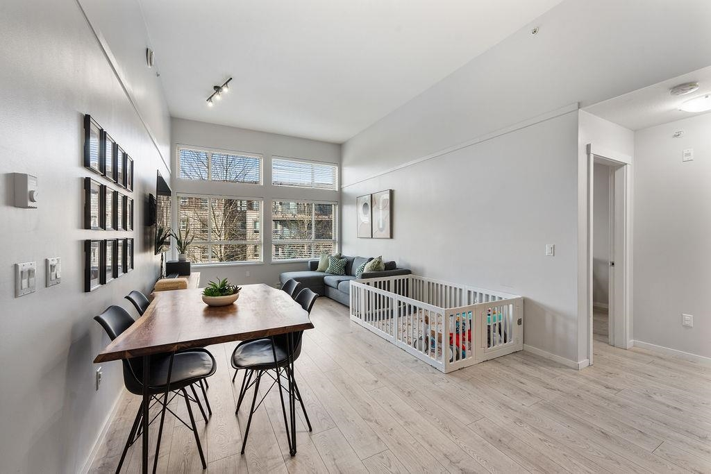 Dining Area Photo of 413 3156 Dayanee Springs Boulevard, Coquitlam, BC