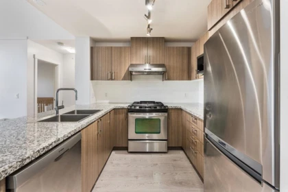 413 3156 Dayanee Springs Boulevard, Coquitlam, BC, Coquitlam — Apartment/Condo for sale