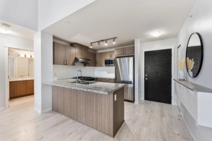 413 3156 Dayanee Springs Boulevard, Coquitlam, BC, Coquitlam — Apartment/Condo for sale