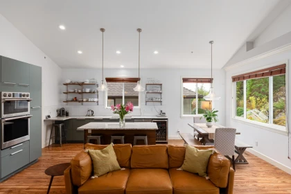 Kitchen Island Photo of 13451 240th Street, Maple Ridge, BC