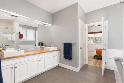 Powder Room Photo of 13451 240th Street, Maple Ridge, BC