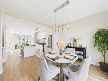 Kitchen Island Photo of 40 9728 Alexandra Road, Richmond, BC