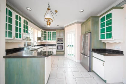 Kitchen Island Photo of 2039 W 62 Avenue, Vancouver, BC