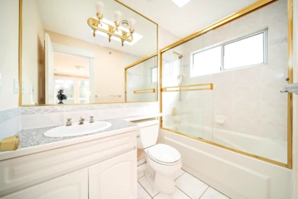 Powder Room Photo of 2039 W 62 Avenue, Vancouver, BC