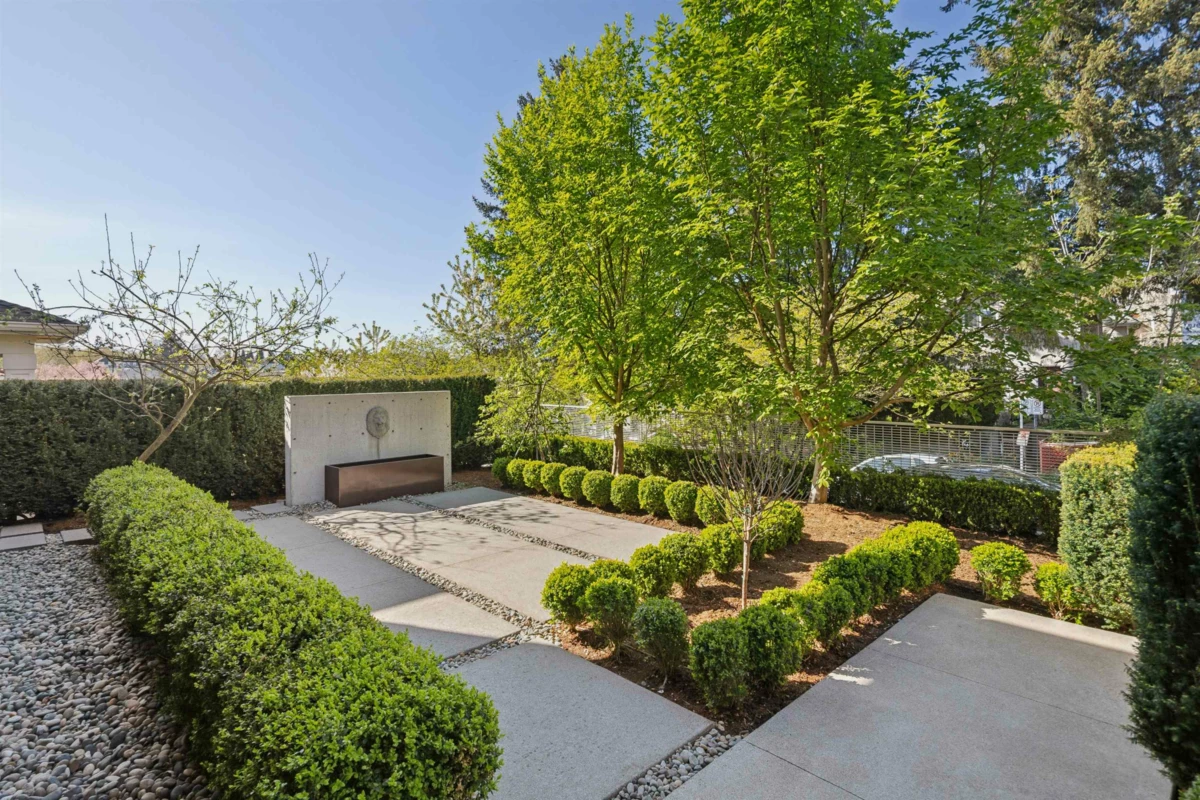 Family Room Photo of 626 E 22 Avenue, Vancouver, BC