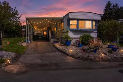 Basement Recreation Room Photo of 209 1840 160 Street, Surrey, BC