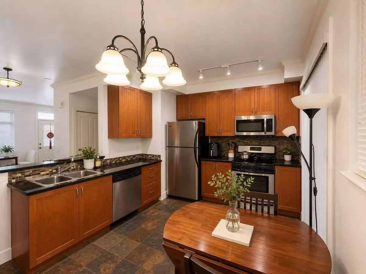 Dining Area Photo of 52 6300 London Road, Richmond, BC