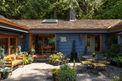 Front Yard Photo of 315 Bayview Road, Lions Bay, BC