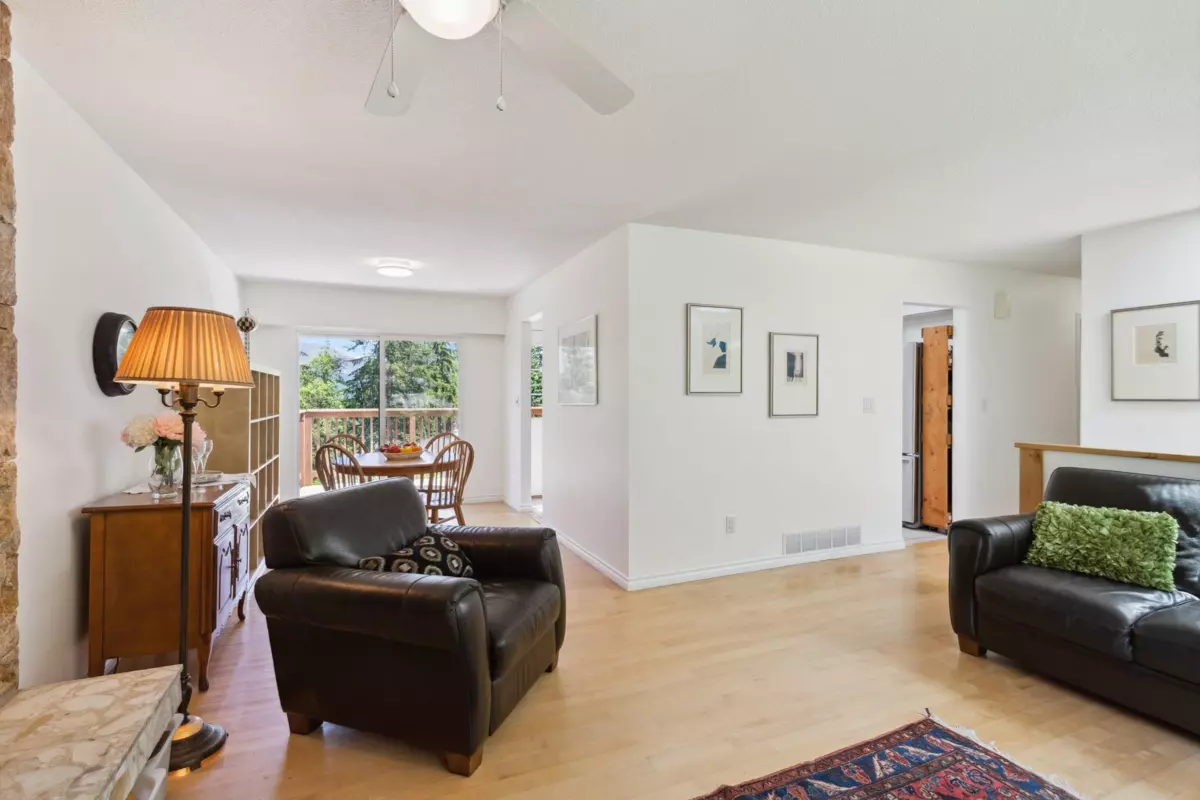 Family Room Photo of 1130 Tuxedo Drive, Port Moody, BC