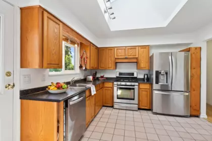 Kitchen Island Photo of 1130 Tuxedo Drive, Port Moody, BC