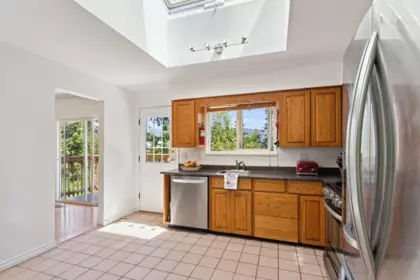 Kitchen Photo of 1130 Tuxedo Drive, Port Moody, BC