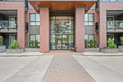 202 45511 Campus Drive, Chilliwack, BC, Chilliwack — Apartment/Condo for sale