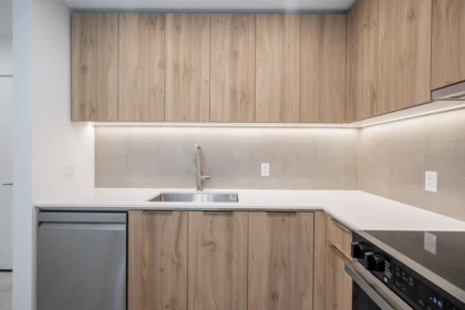 Walk-In Closet Photo of 412 3596 Malsum Drive, North Vancouver, BC