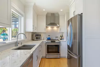 Breakfast Nook Photo of 4850 Highlawn Drive, Burnaby, BC