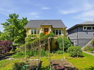 Hot Tub / Spa Photo of 2607 E 5th Avenue, Vancouver, BC