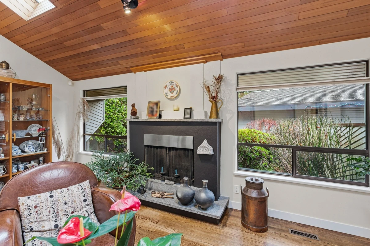 Dining Area Photo of 5639 White Pine Lane, North Vancouver, BC