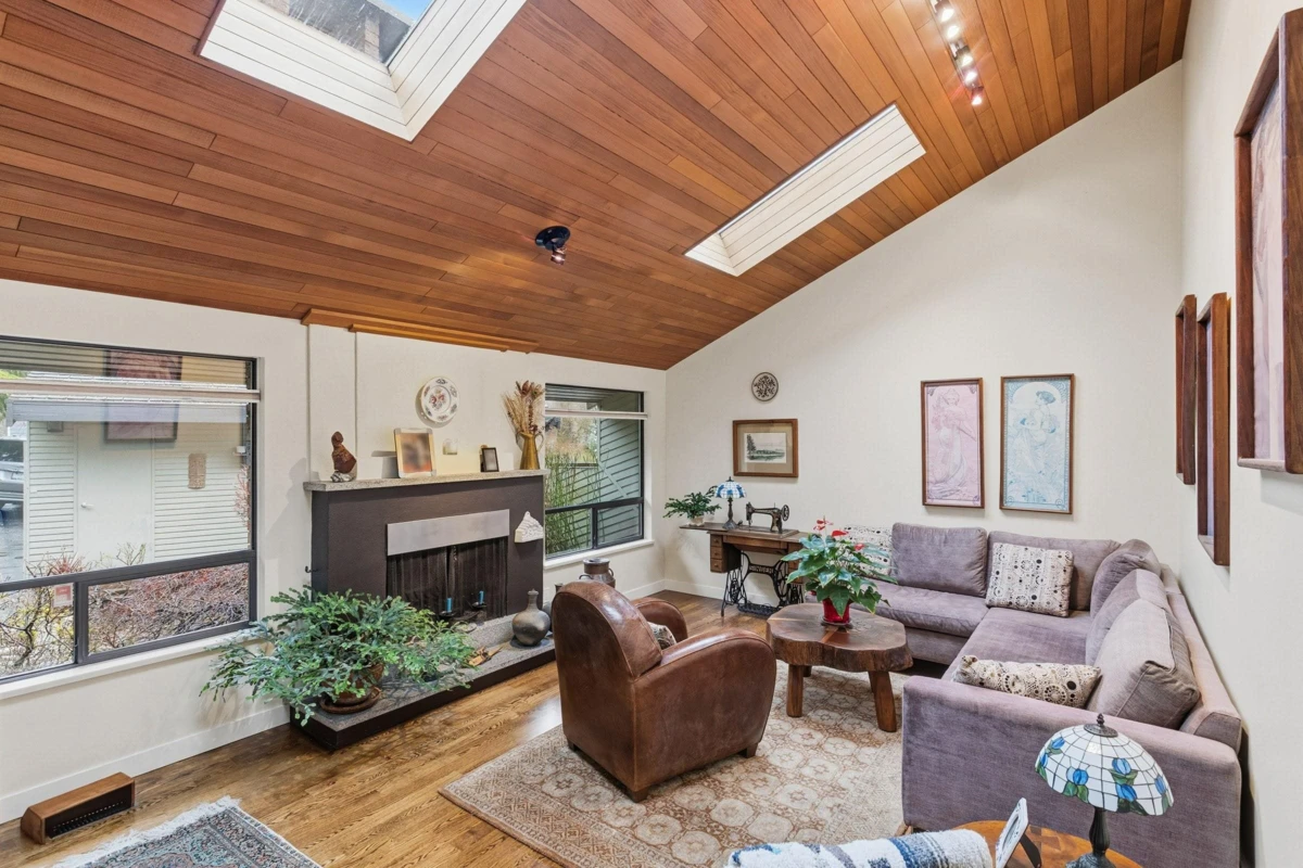 Living Room Photo of 5639 White Pine Lane, North Vancouver, BC