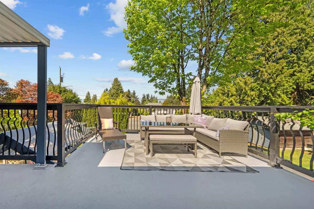Dining Area Photo of 11730 97 Avenue, Surrey, BC