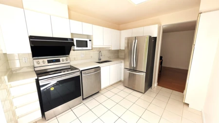 Walk-In Closet Photo of 201 4689 Hazel Street, Burnaby, BC