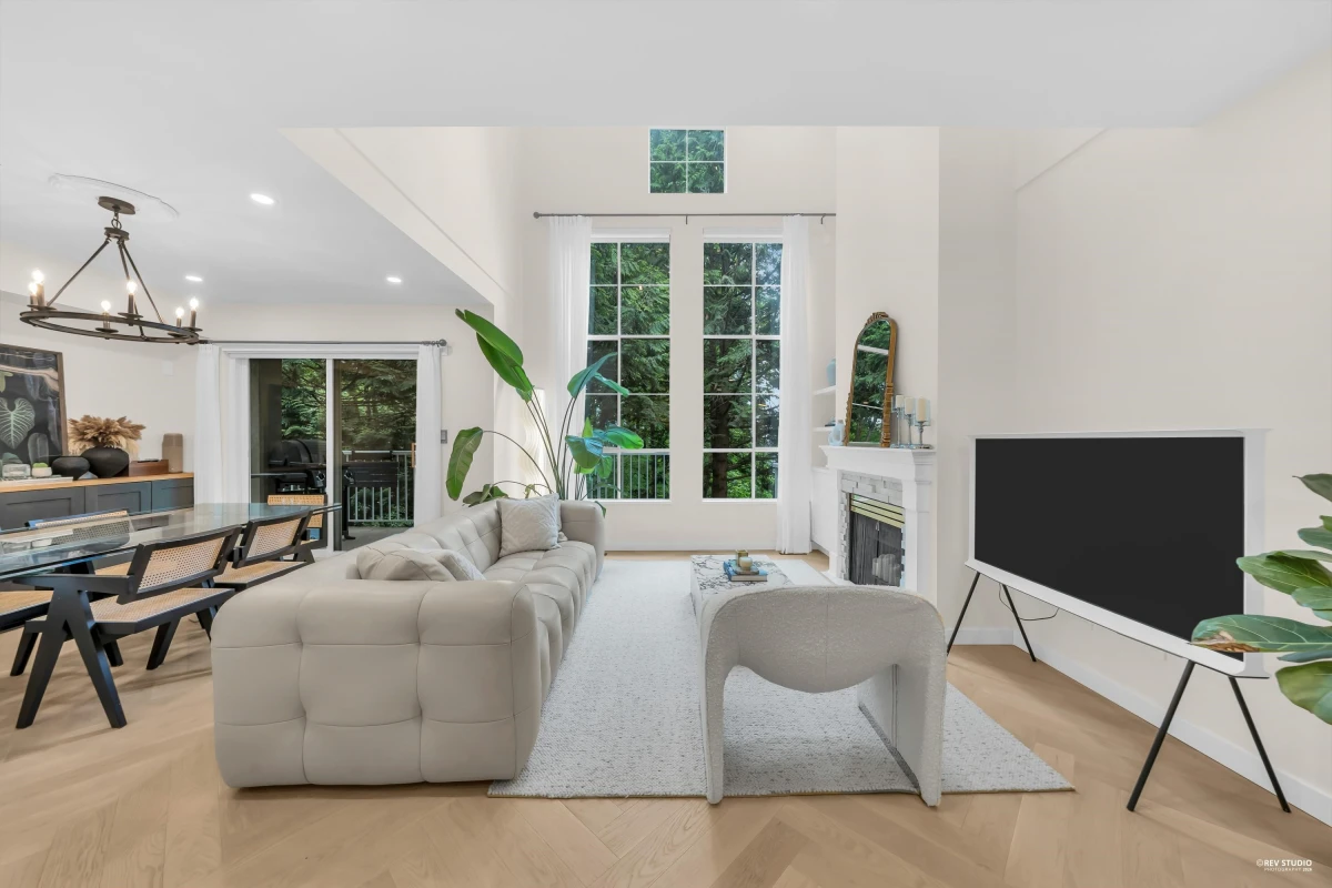 Dining Area Photo of 3460 Amberly Place, Vancouver, BC