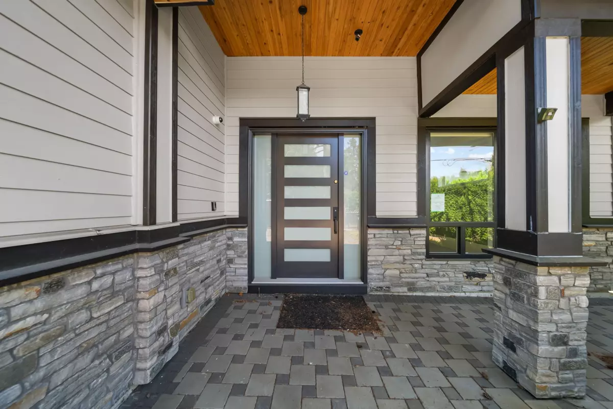 Family Room Photo of 13162 20 Avenue, Surrey, BC