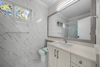 Mudroom Photo of 13162 20 Avenue, Surrey, BC