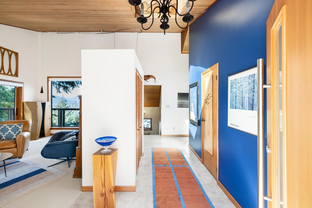Dining Area Photo of 120 Mountain Drive, Lions Bay, BC