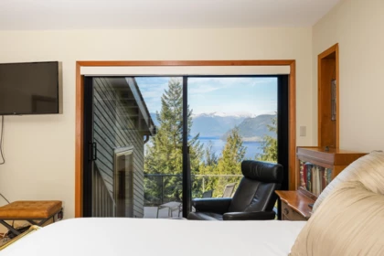 Outdoor Patio Photo of 120 Mountain Drive, Lions Bay, BC