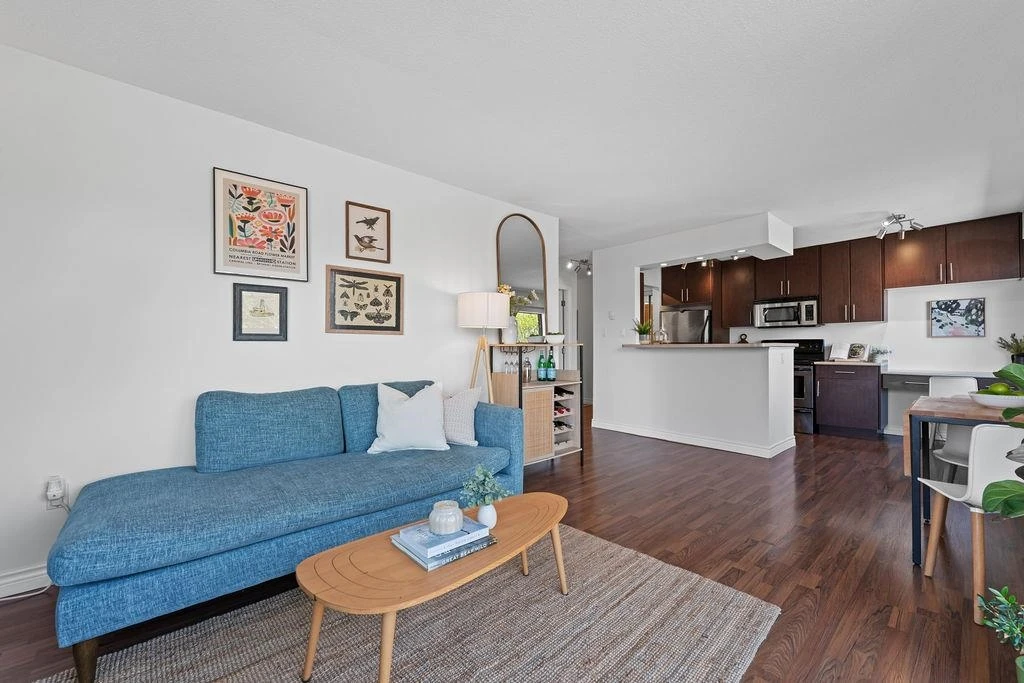 Dining Area Photo of 305 2330 Maple Street, Vancouver, BC