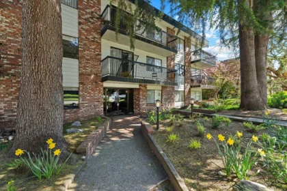 Staircase Photo of 305 2330 Maple Street, Vancouver, BC