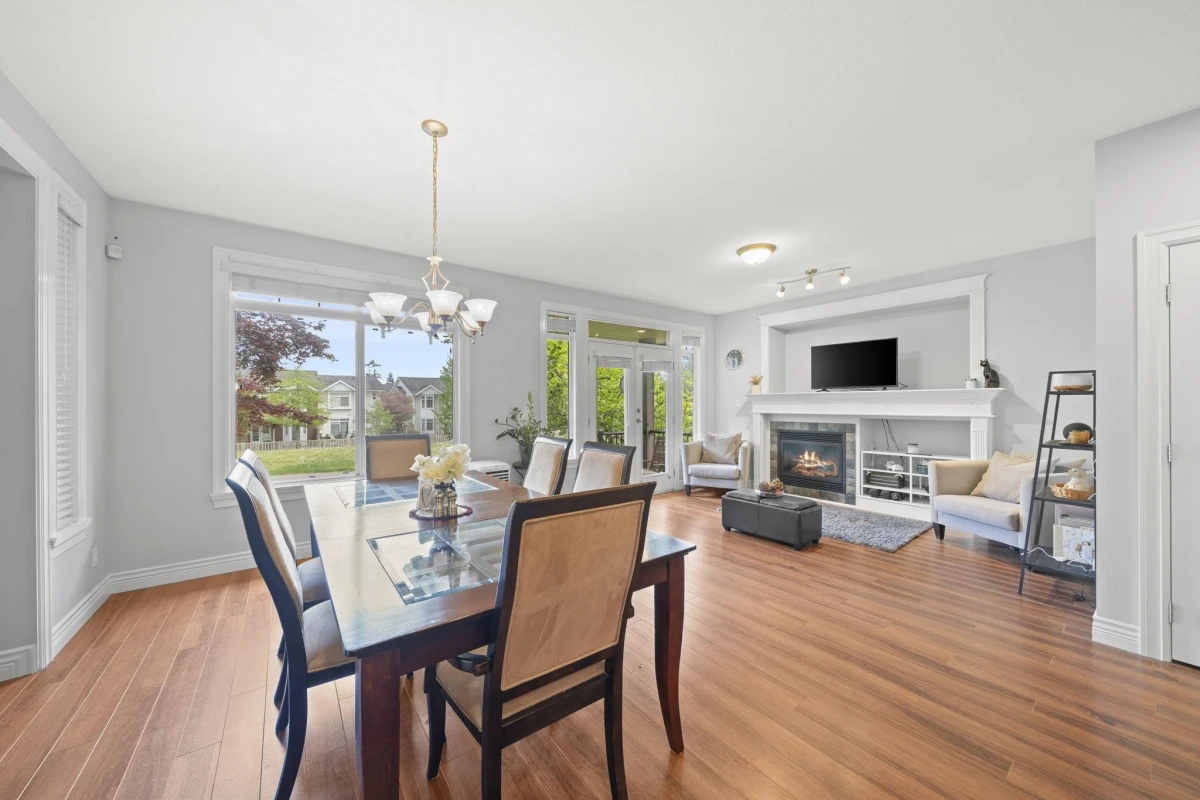 Dining Area Photo of 6652 195 Street, Surrey, BC