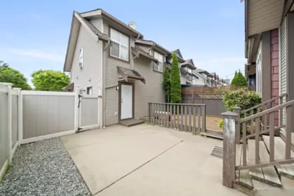 Front Yard Photo of 6652 195 Street, Surrey, BC