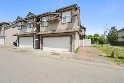 Garden / Landscaping Photo of 6652 195 Street, Surrey, BC