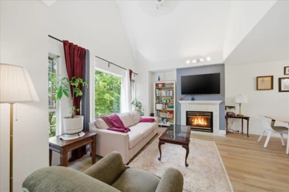 Breakfast Nook Photo of 309 1550 Fell Avenue, North Vancouver, BC