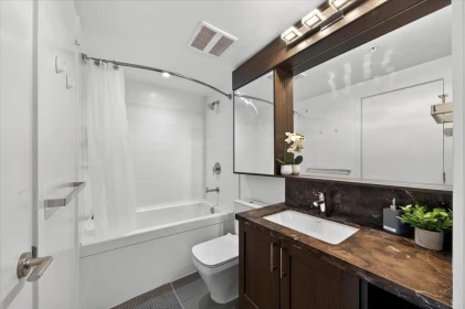 Kitchen Island Photo of 3006 5515 Boundary Road, Vancouver, BC