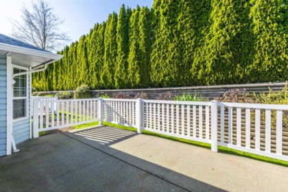 Front Yard Photo of 10 1450 Mccallum Road, Abbotsford, BC