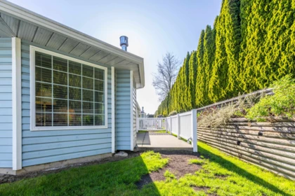 Swimming Pool Photo of 10 1450 Mccallum Road, Abbotsford, BC