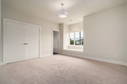 Hallway Photo of 6650 Napier Street, Burnaby, BC